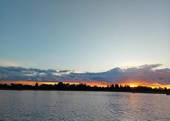 بيت للعطل Romantiline Saunamaja Lahe Aeaeres Pädaste